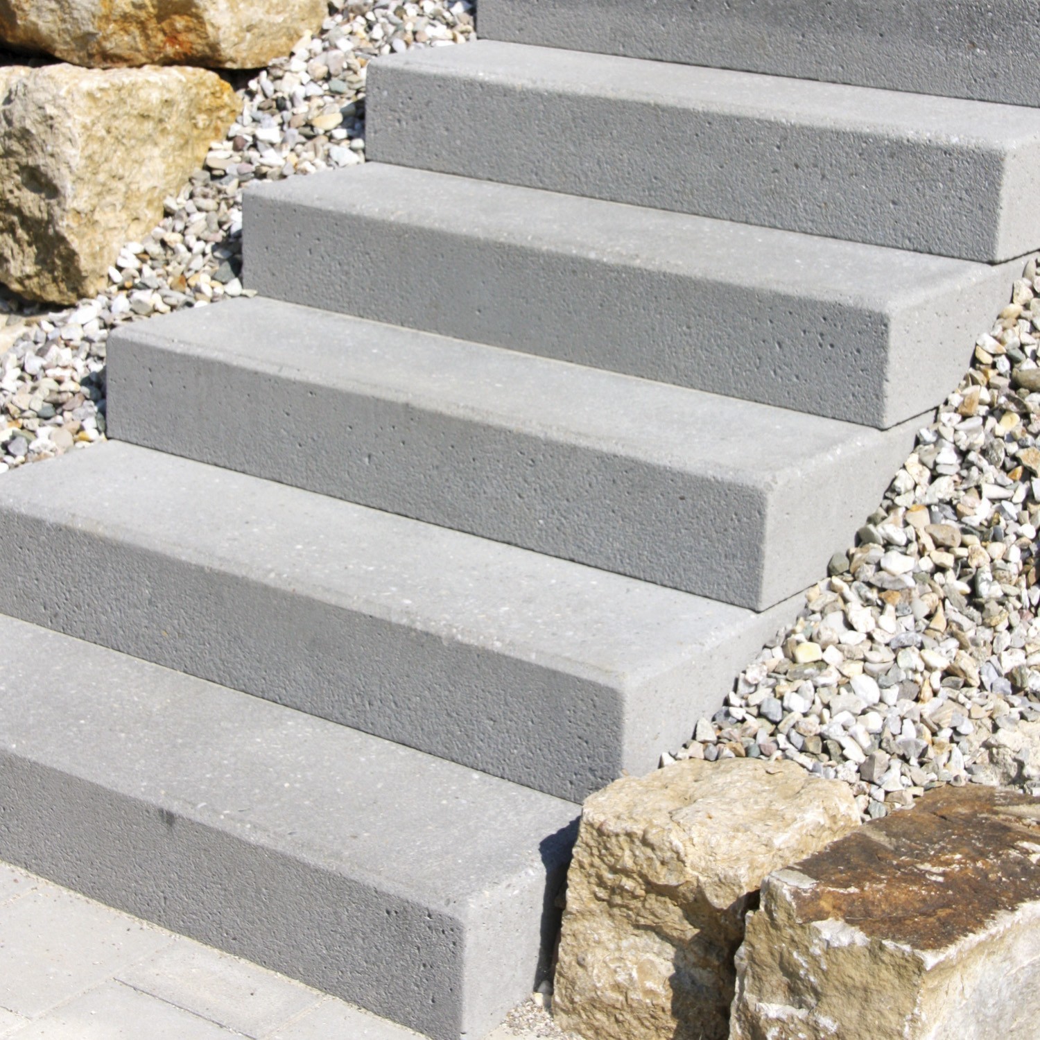 SICHTBETON BLOCKSTUFE - Image 2